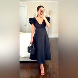 NWT Abercrombie & Finch runched puff sleeve plunge v neck midi dress! Gorgeous S